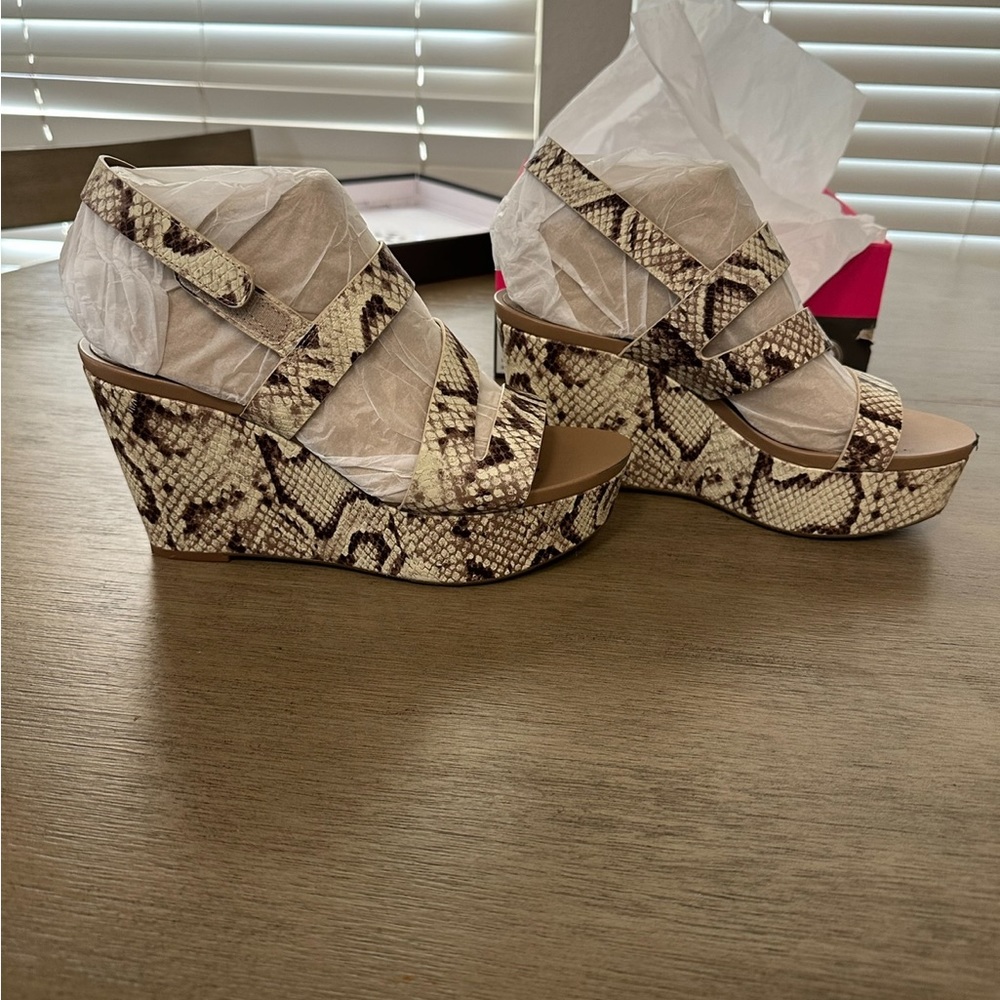 Vince Camuto snake wedges size 9